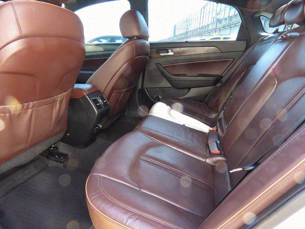 HYUNDAI Sonata - Vista 6