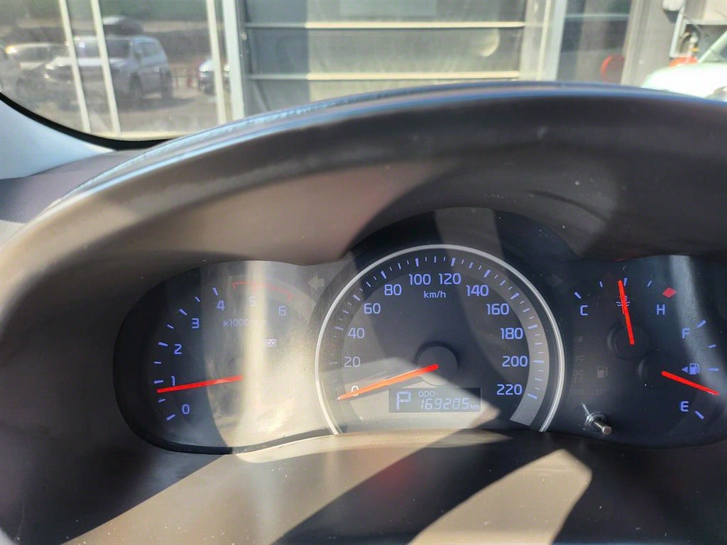 KIA Carnival - Vista 7