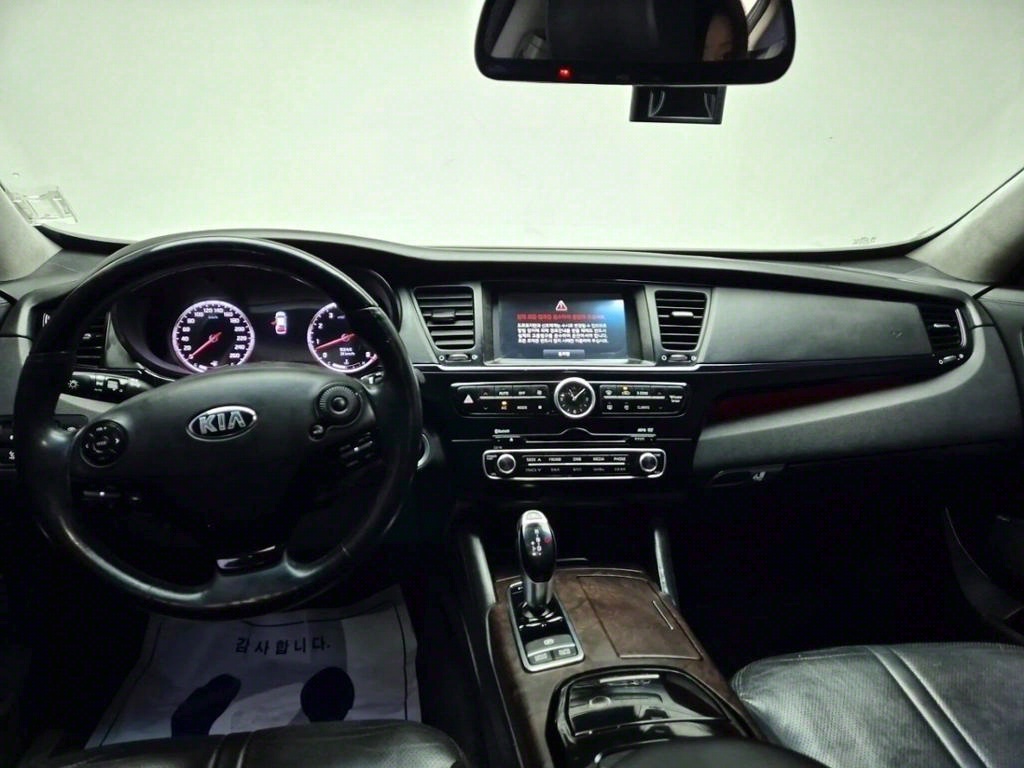 KIA K9 - Vista 7