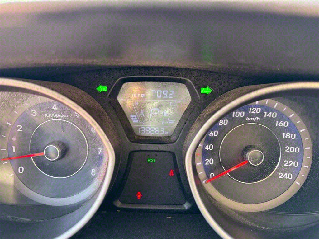 HYUNDAI Avante - Vista 7