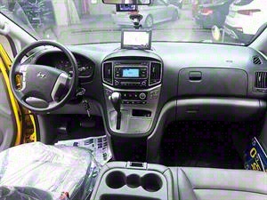 HYUNDAI Starex - Vista 10