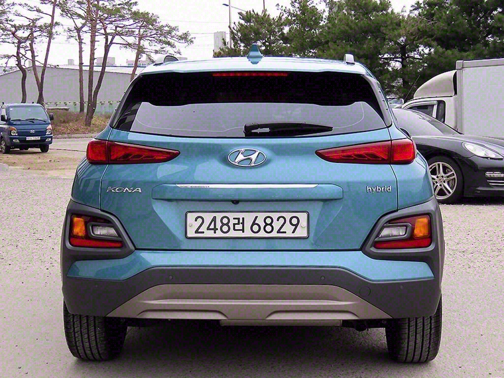 HYUNDAI Kona - Vista 4