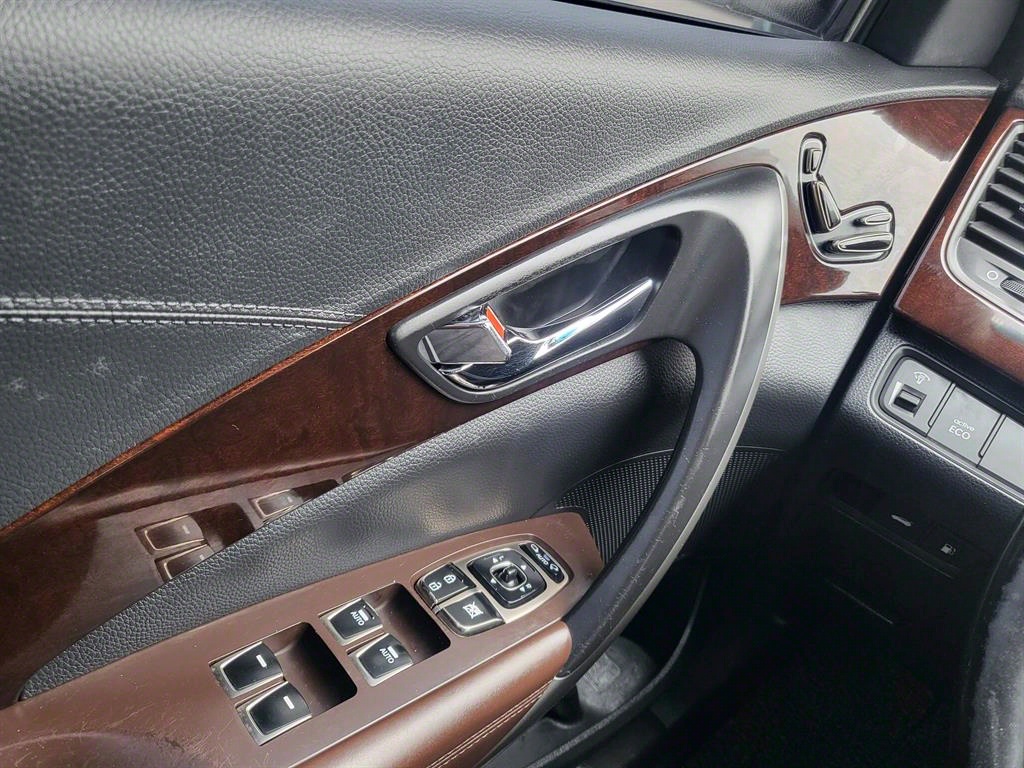 HYUNDAI Grandeur - Vista 11