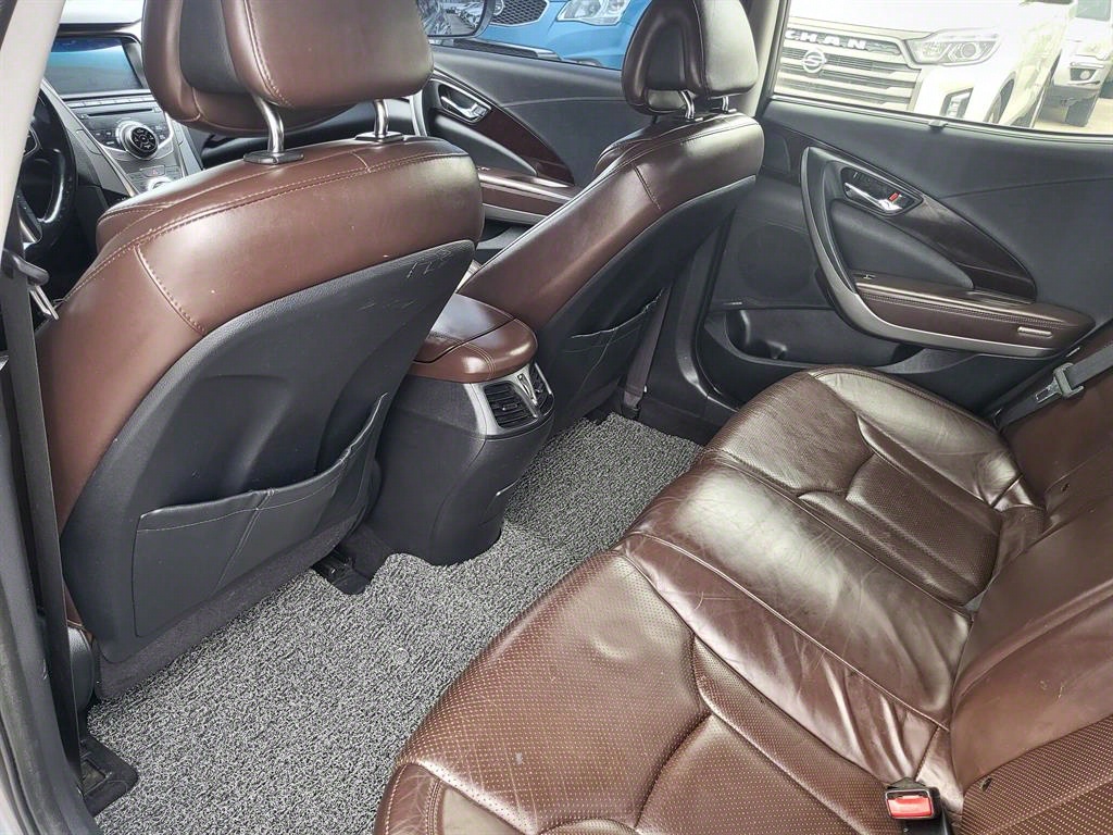 HYUNDAI Grandeur - Vista 7