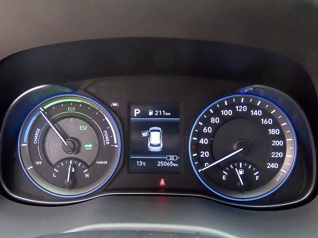 HYUNDAI Kona - Vista 9