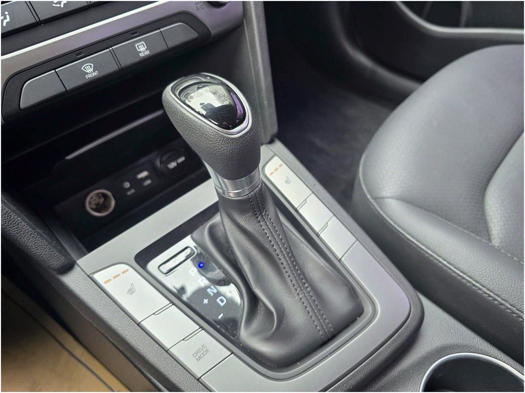 HYUNDAI Avante - Vista 9