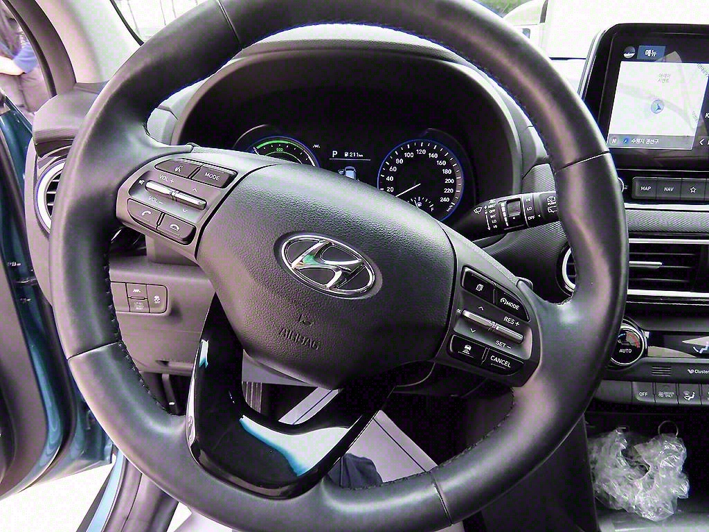 HYUNDAI Kona - Vista 8