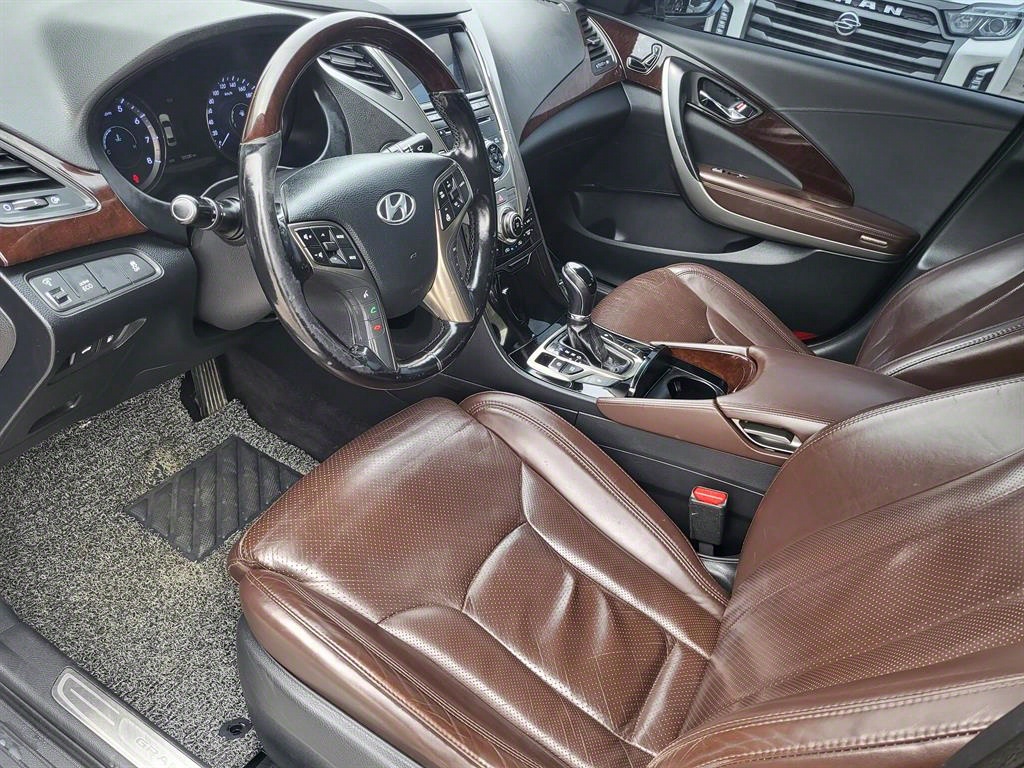 HYUNDAI Grandeur - Vista 8