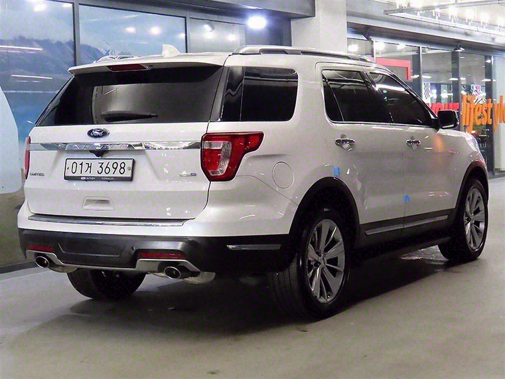 Ford Explorer - Vista 4