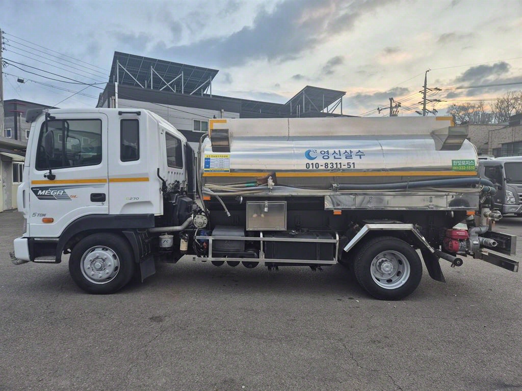 medium and large cargo Rory - Vista 5