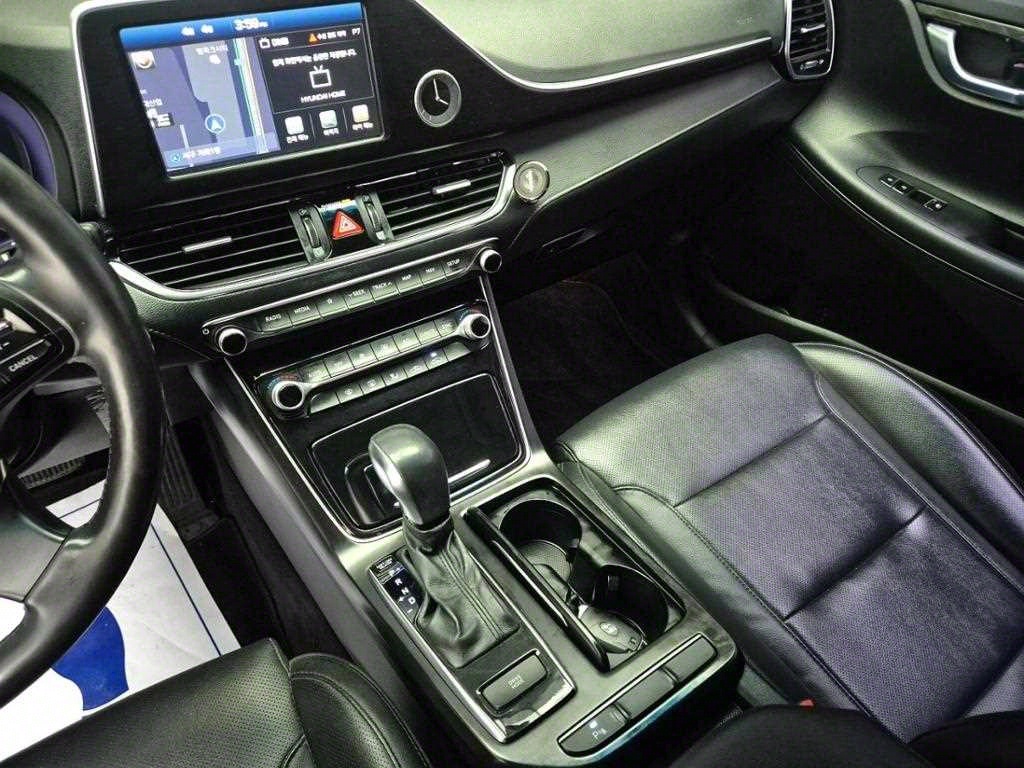 HYUNDAI Grandeur - Vista 10