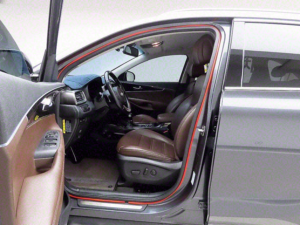 KIA Sorento - Vista 12