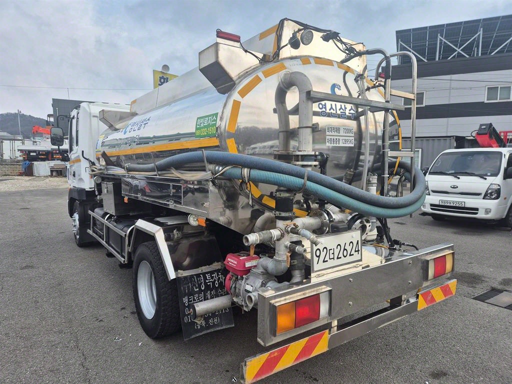 medium and large cargo Rory - Vista 8