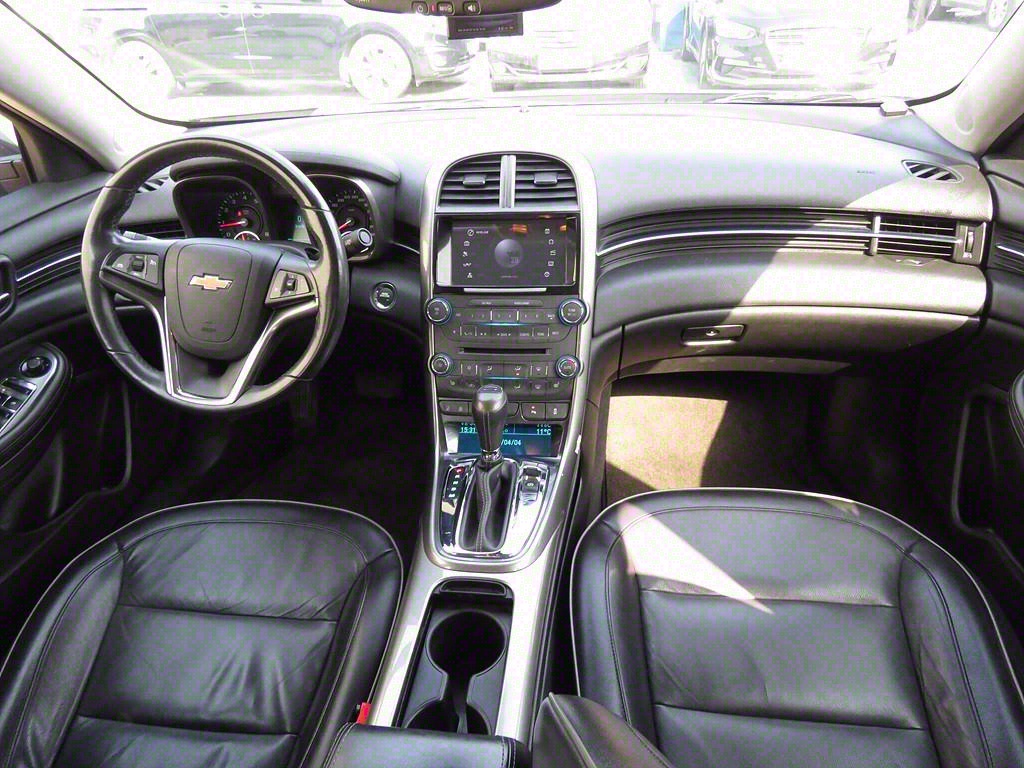 Chevrolet Malibu - Vista 5