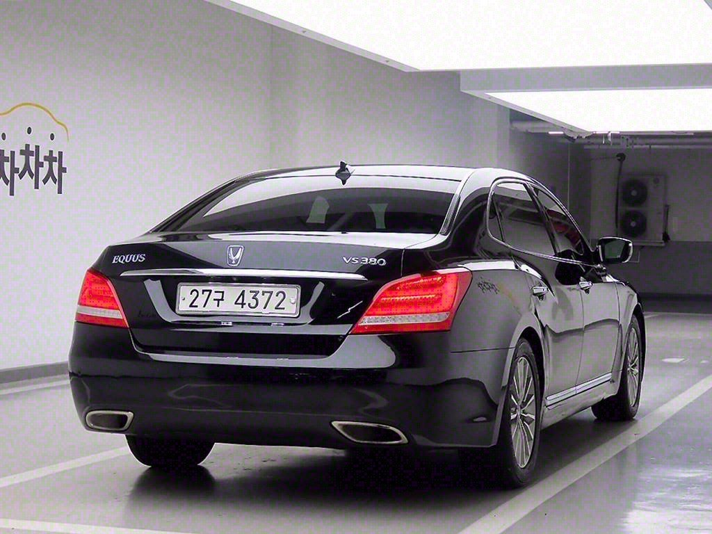 HYUNDAI Equus - Vista 4