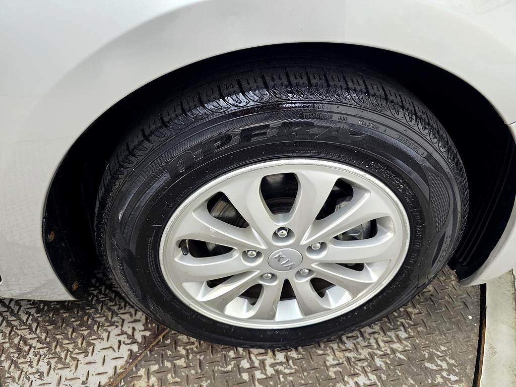 KIA K3 2014 Plateado - Importación desde Corea - HF Imports Iquique - Foto 20