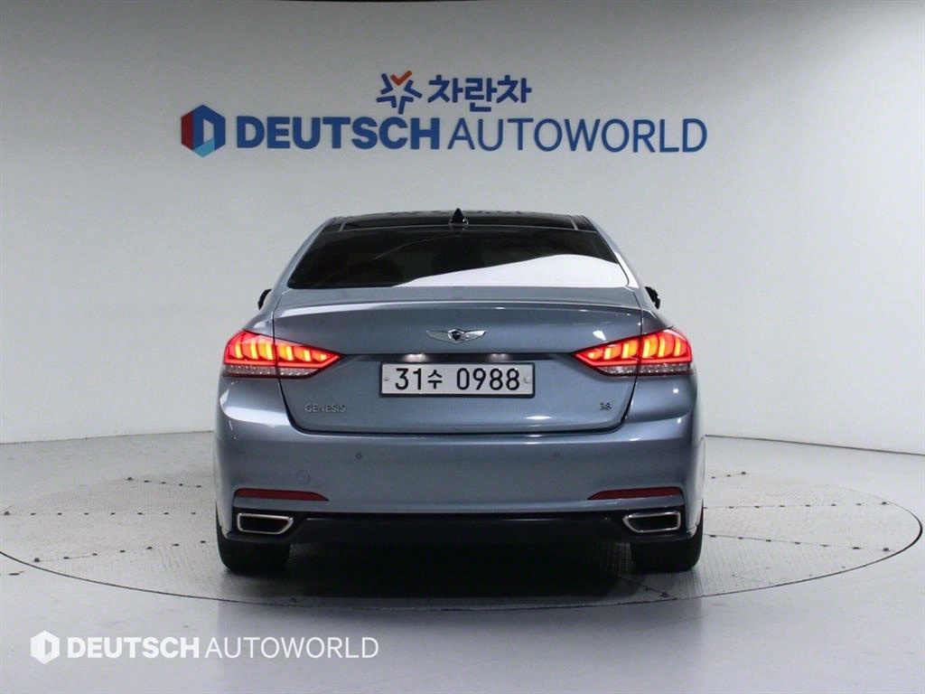 HYUNDAI Genesis - Vista 4