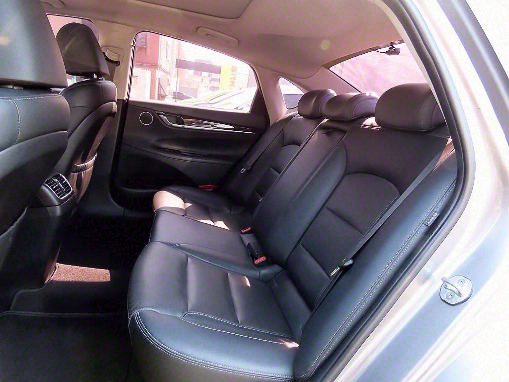 HYUNDAI Grandeur - Vista 6