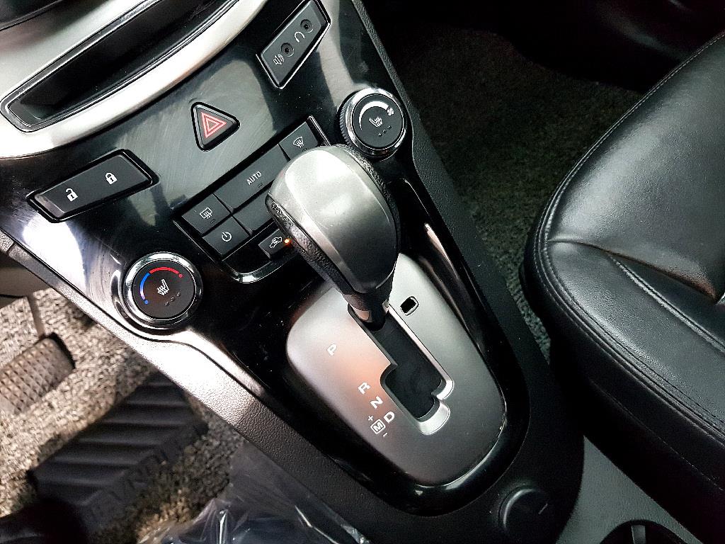 Chevrolet Orlando 2013 Rojo - Importación desde Corea - HF Imports Iquique - Foto 14