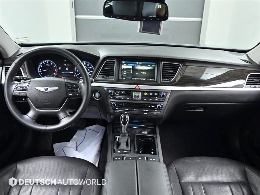 HYUNDAI Genesis - Vista 7