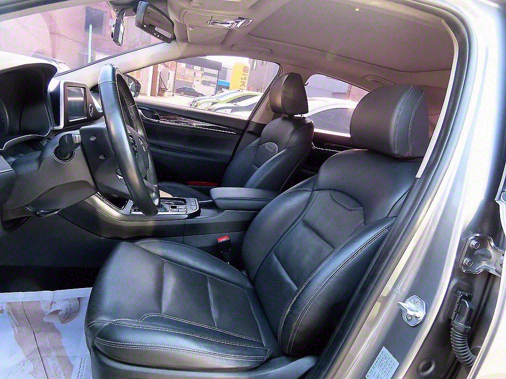 HYUNDAI Grandeur - Vista 5