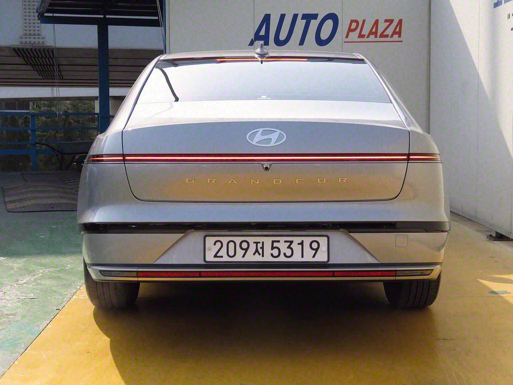 HYUNDAI Grandeur - Vista 4
