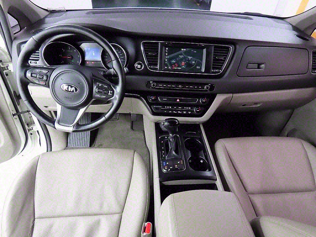 KIA Carnival - Vista 7