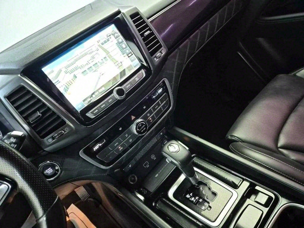 Ssangyong Rexton - Vista 10