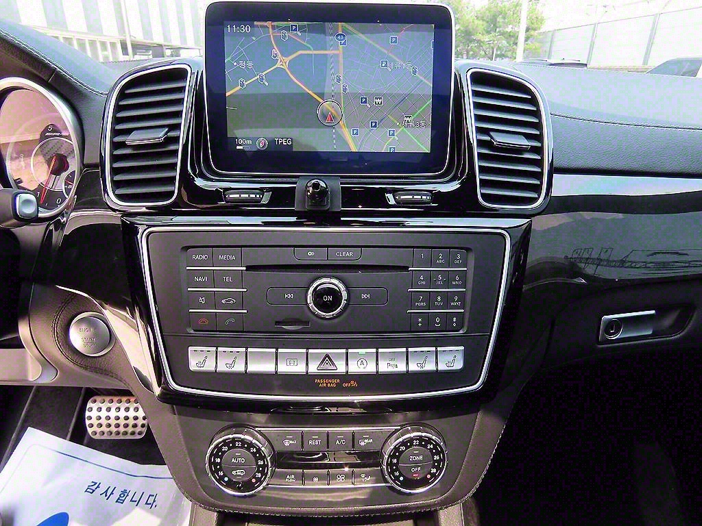 Mercedes Benz GLE Class - Vista 12