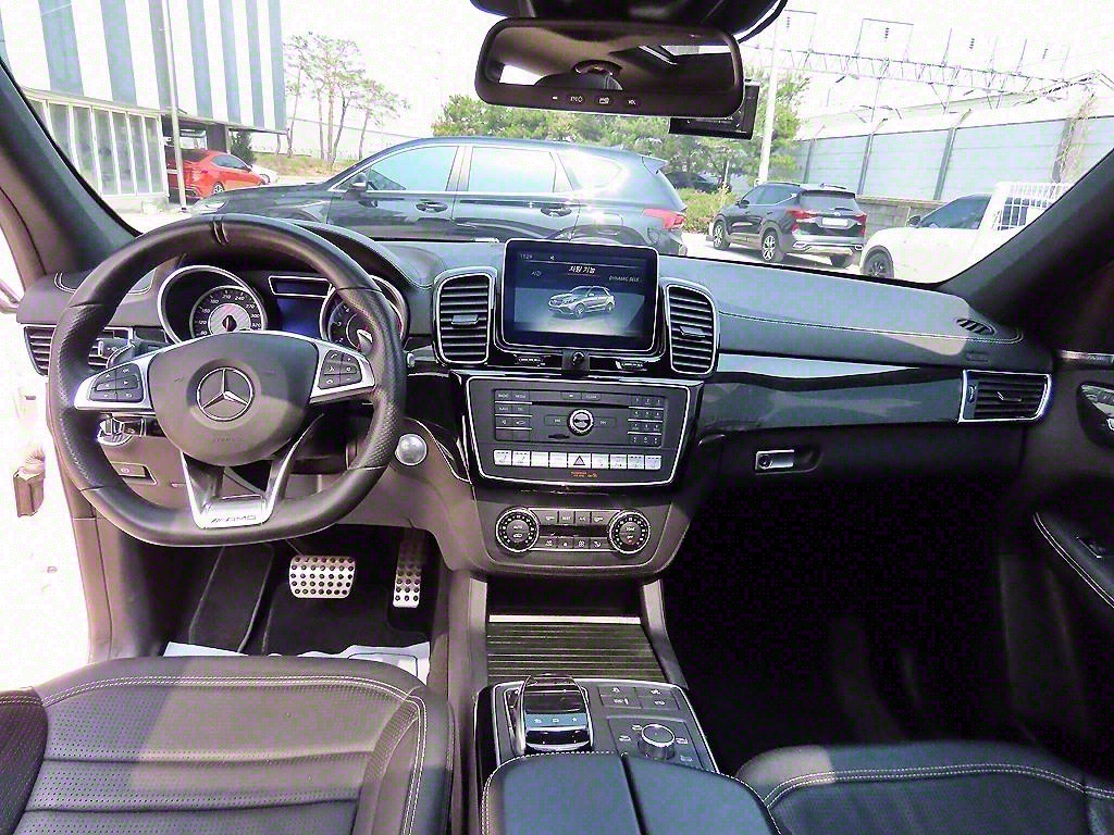 Mercedes Benz GLE Class - Vista 7