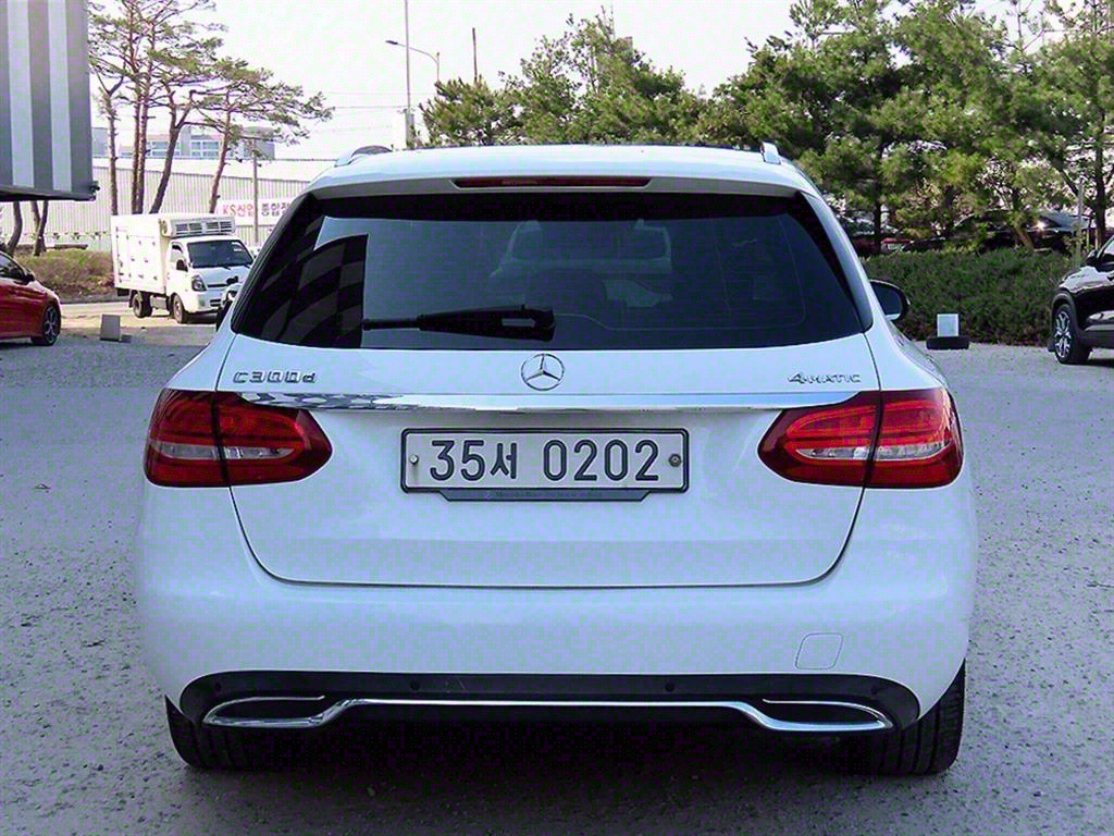 Mercedes Benz C Class - Vista 4