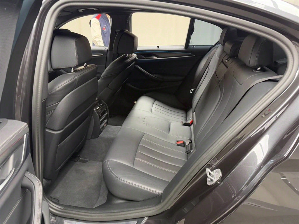 BMW 5 Series - Vista 11