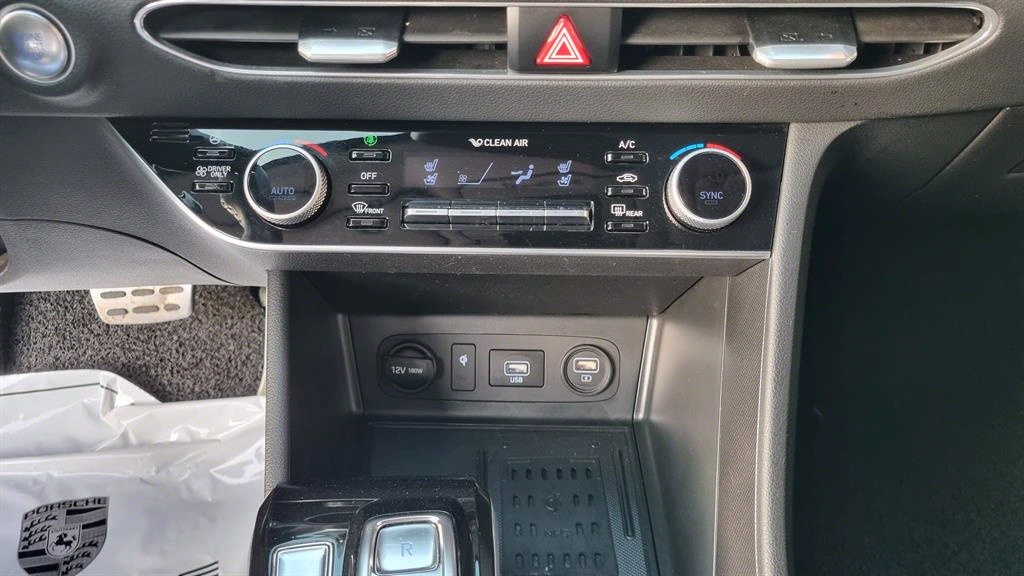 HYUNDAI Sonata - Vista 12