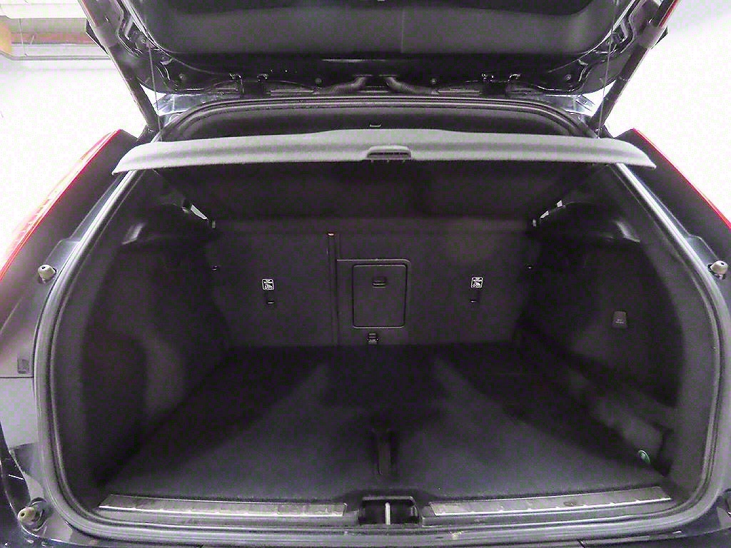 Volvo XC40 2021 Negro - Importación desde Corea - HF Imports Iquique - Foto 9