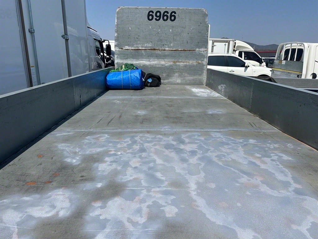 medium and large cargo Cargo - Vista 7