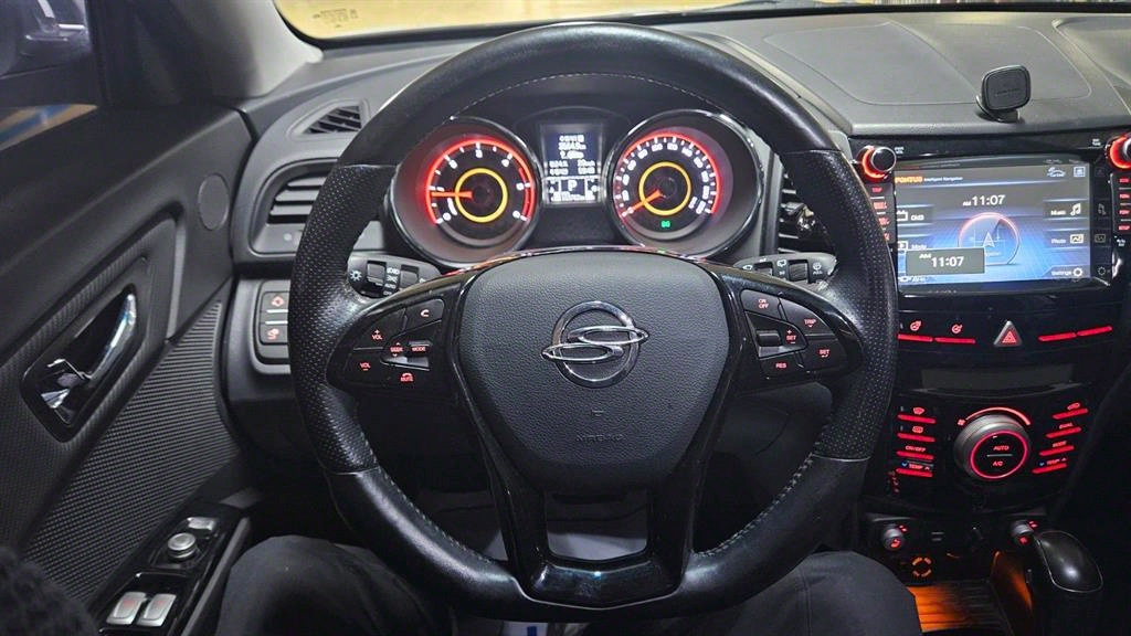 Ssangyong Tivoli - Vista 9