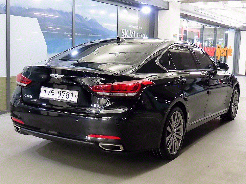 HYUNDAI Genesis - Vista 4