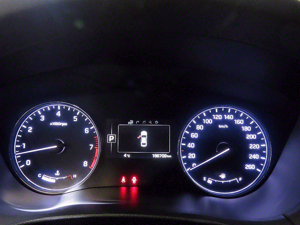 HYUNDAI Genesis - Vista 9