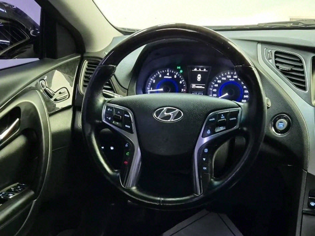 HYUNDAI Grandeur - Vista 9