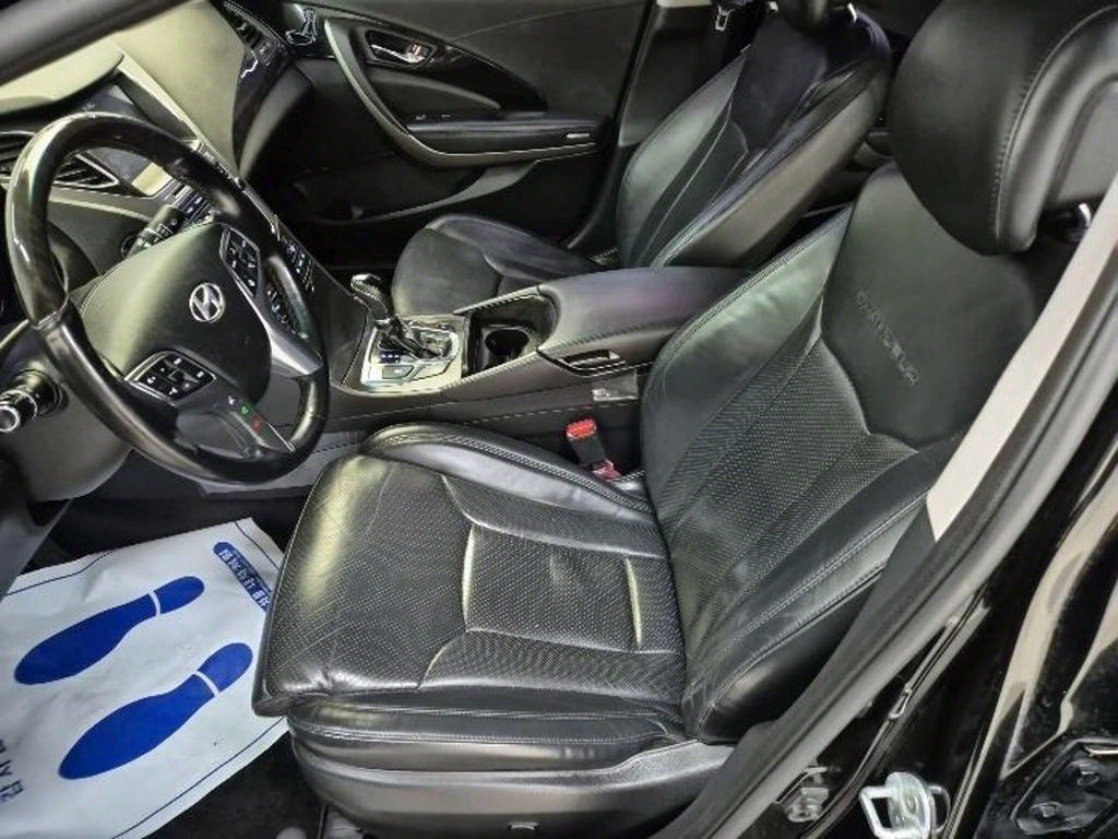 HYUNDAI Grandeur - Vista 11