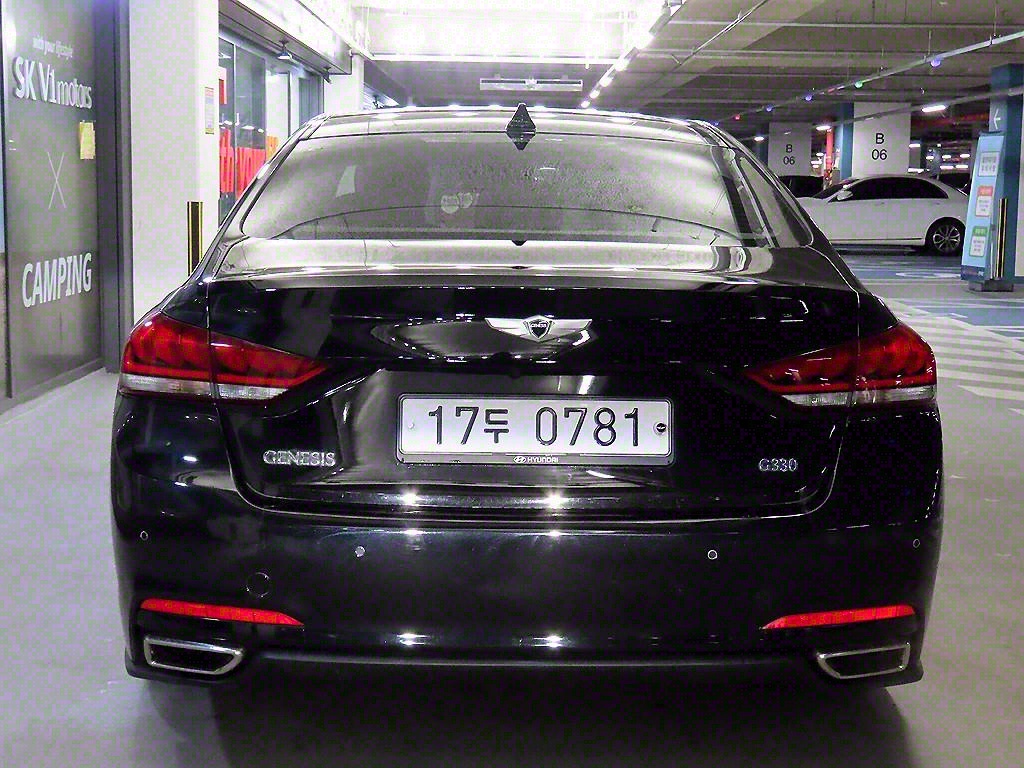 HYUNDAI Genesis - Vista 5