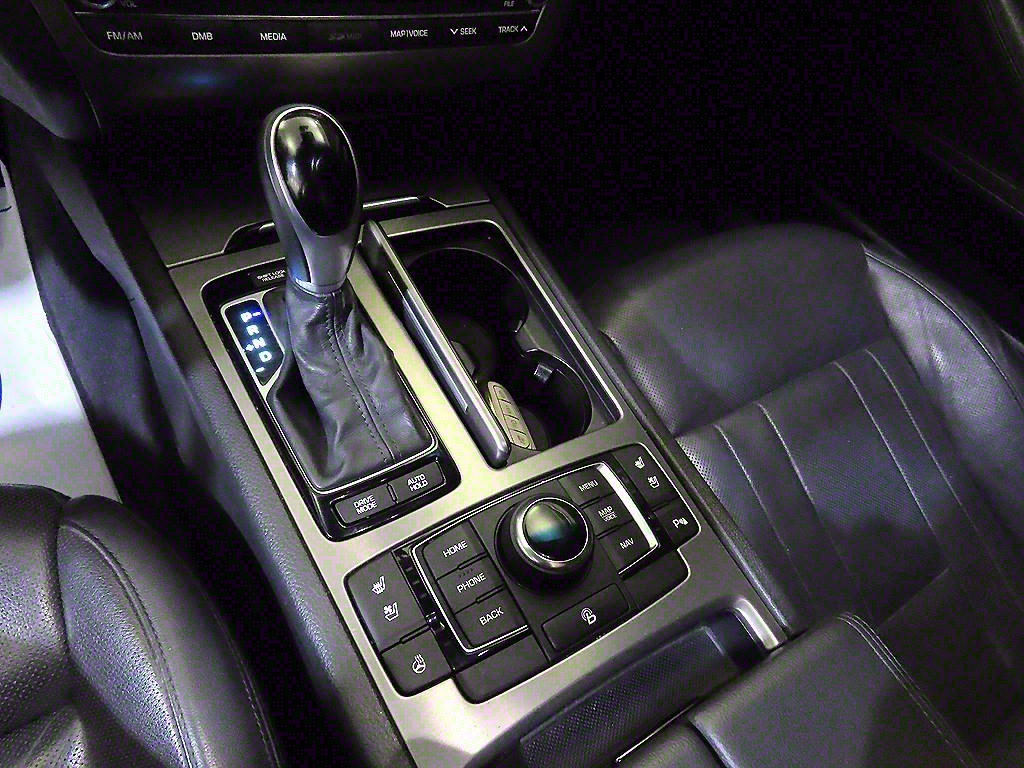 HYUNDAI Genesis - Vista 12