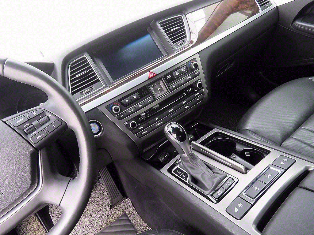 HYUNDAI Genesis - Vista 10