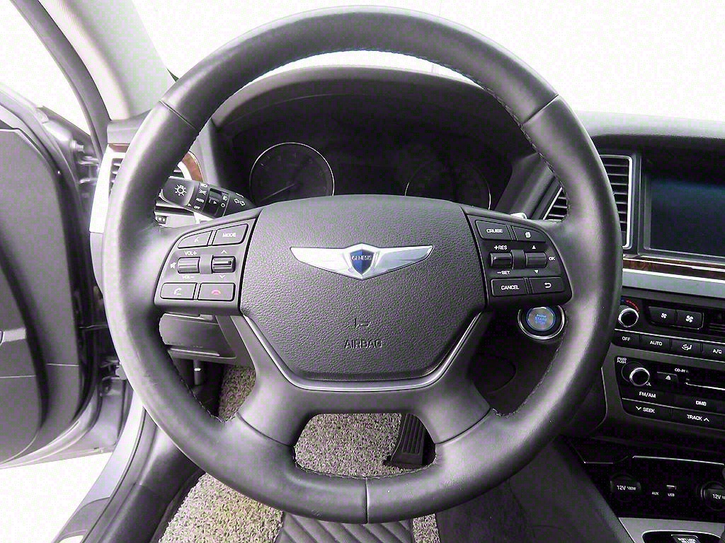 HYUNDAI Genesis - Vista 9