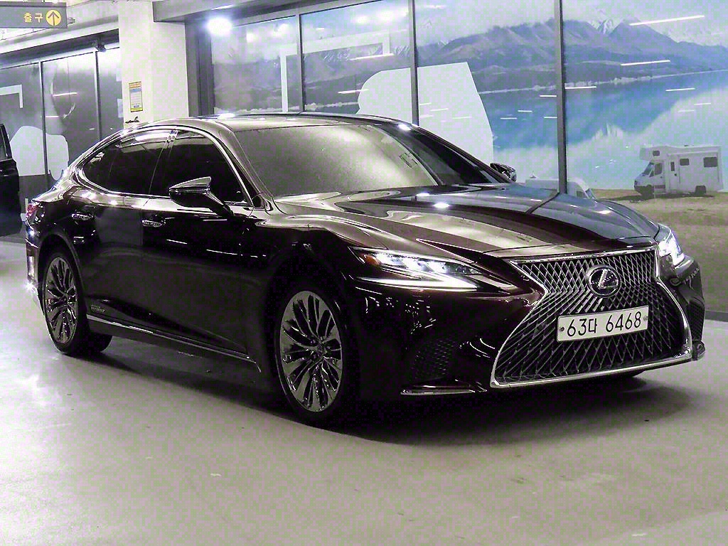 Lexus LS
