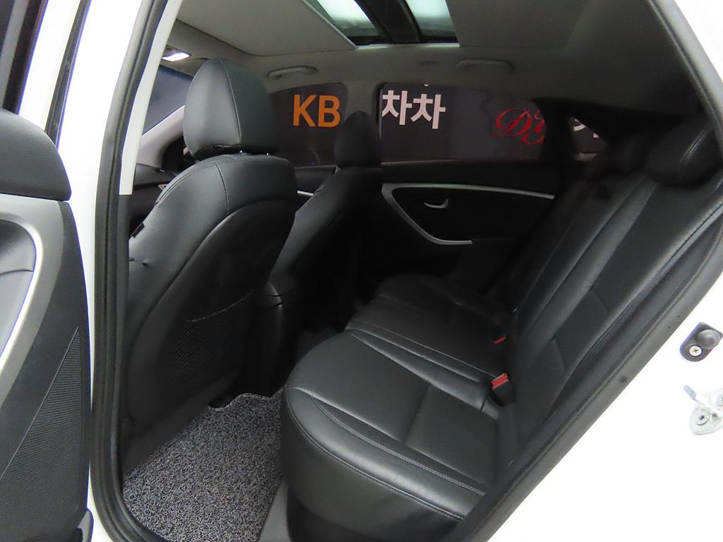 HYUNDAI i30 - Vista 6