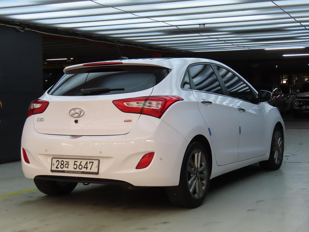 HYUNDAI i30 - Vista 4