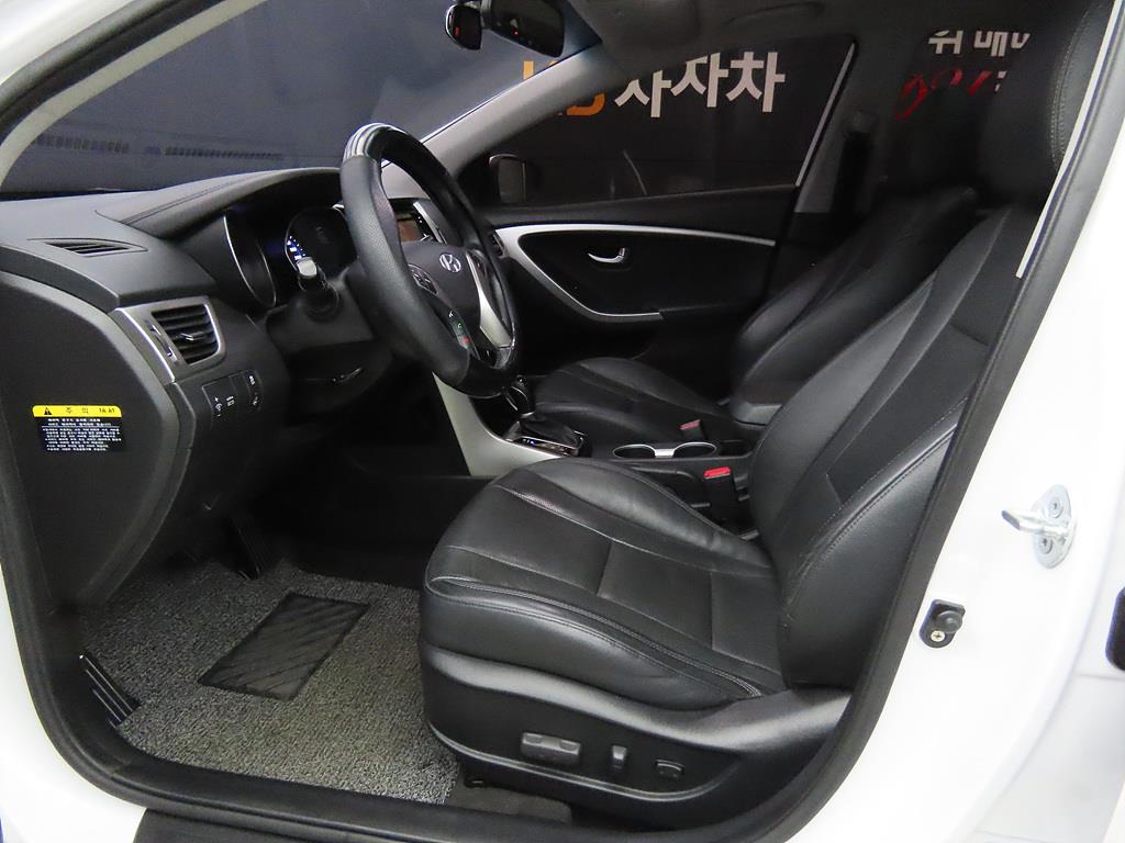 HYUNDAI i30 - Vista 5