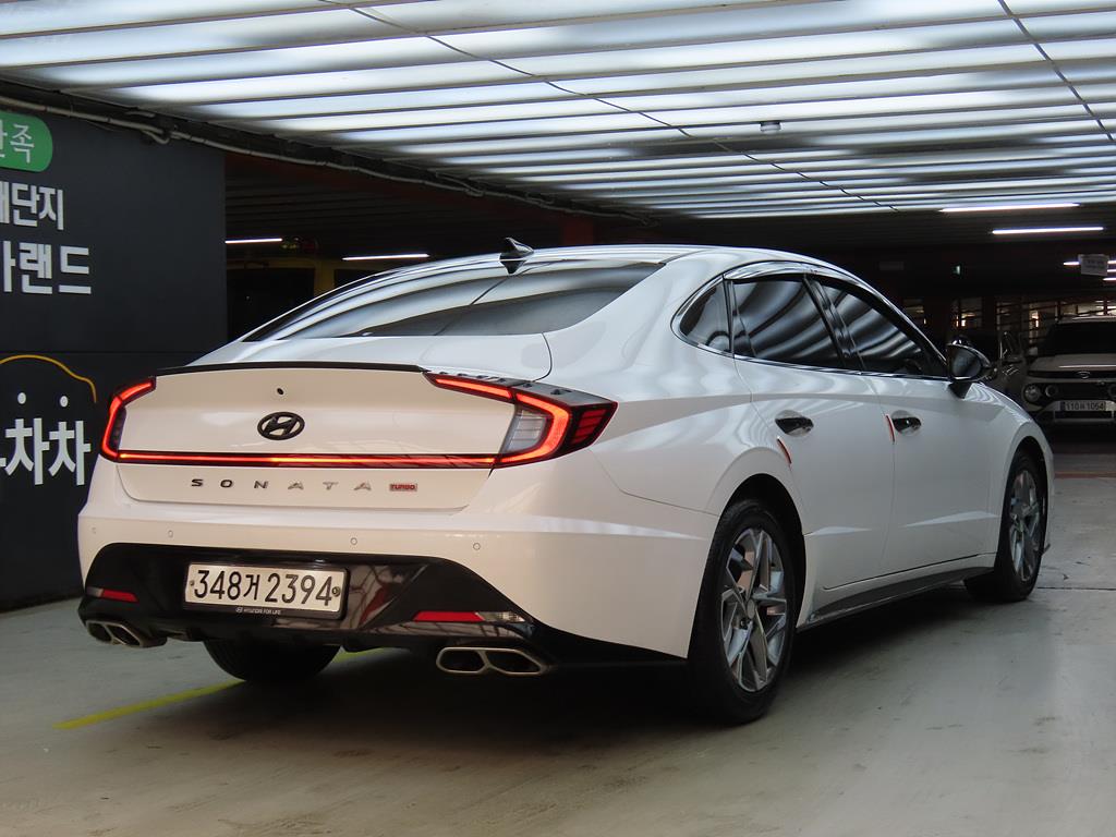 HYUNDAI Sonata - Vista 4