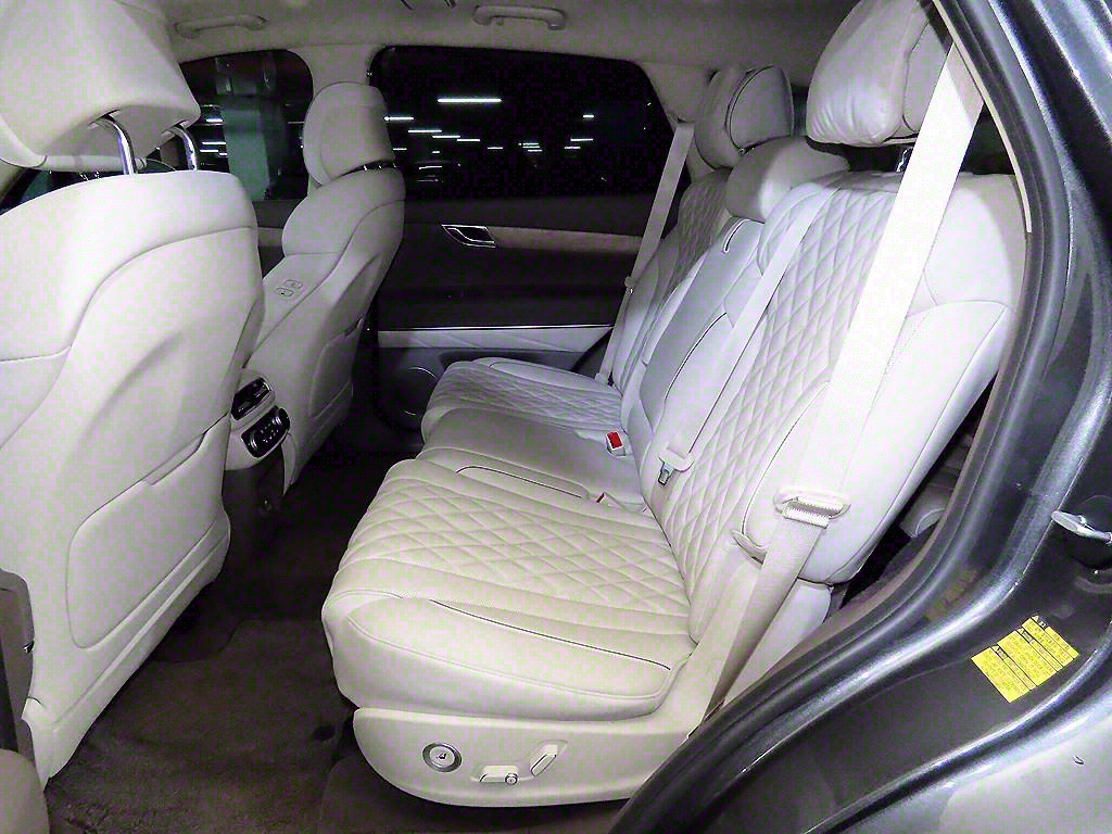 Genesis GV80 - Vista 7